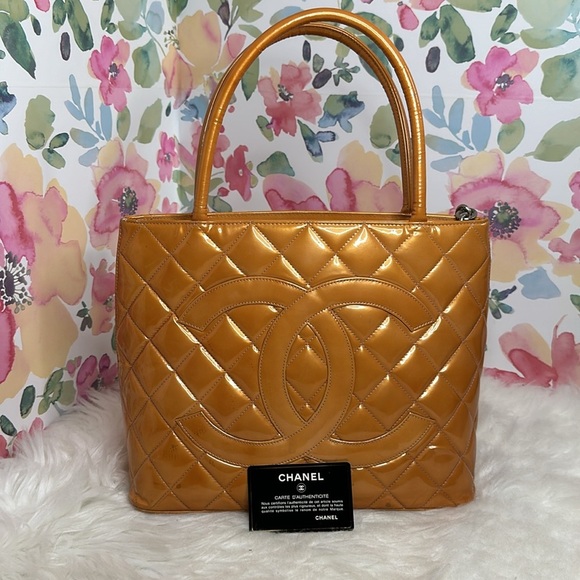 💯Authentic Chanel Medallion PM Size🍀 - Picture 7 of 17